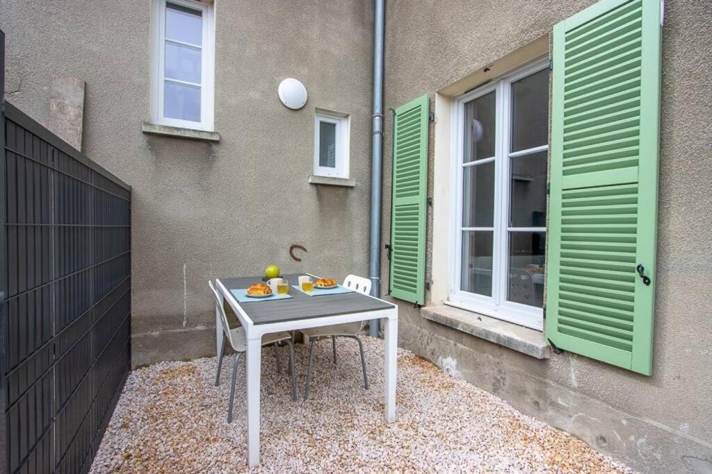 Appartement Avec Terrasse Et Parking, A Meaux Exterior foto